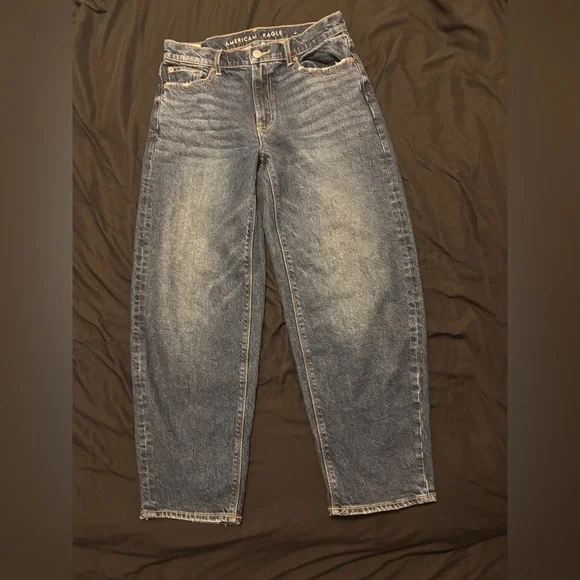 American Eagle Outfitters Barrel Fit Blue Jeans - Picture 1 of 5
